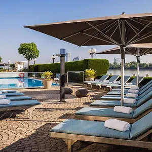 Hilton Waterfront וינה